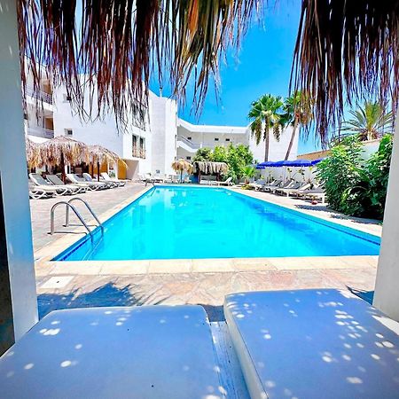 Antonis G. Hotel Apartments Oroklini Buitenkant foto