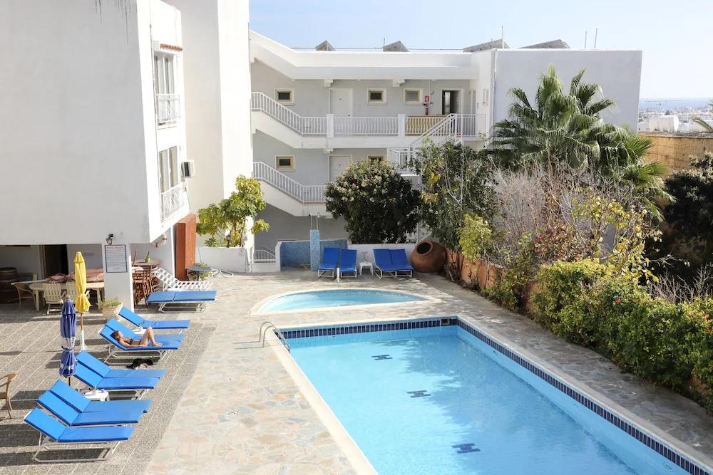Antonis G. Hotel Apartments Oroklini Buitenkant foto