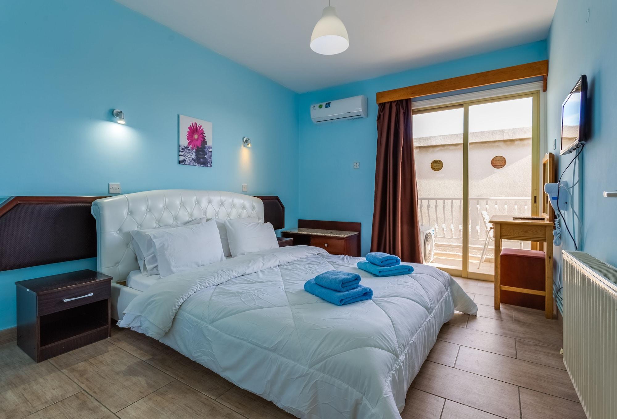 Antonis G. Hotel Apartments Oroklini Buitenkant foto