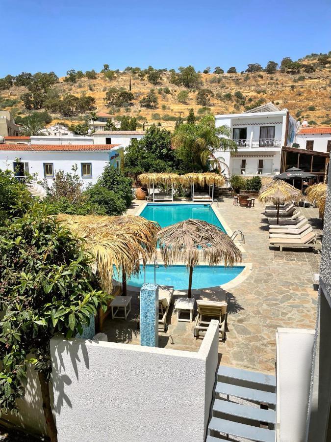 Antonis G. Hotel Apartments Oroklini Buitenkant foto