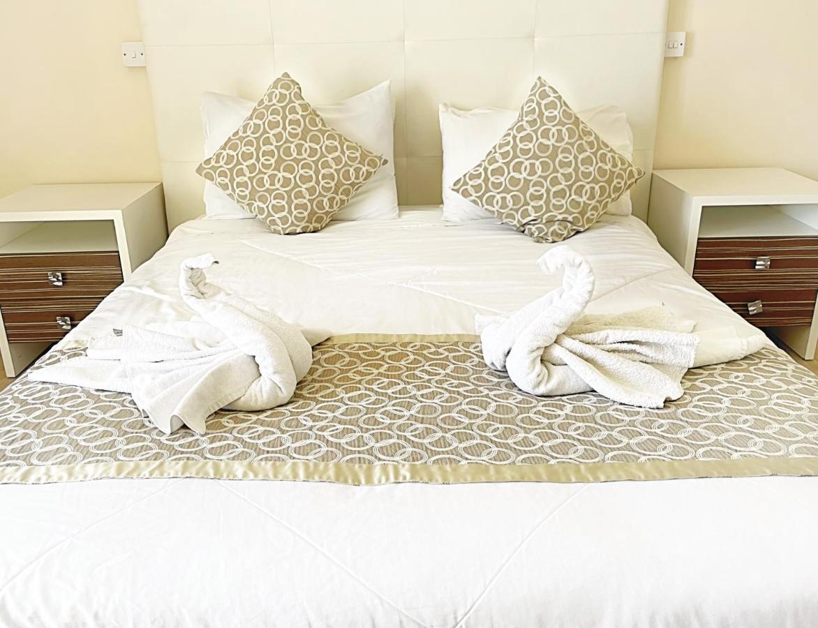 Antonis G. Hotel Apartments Oroklini Buitenkant foto