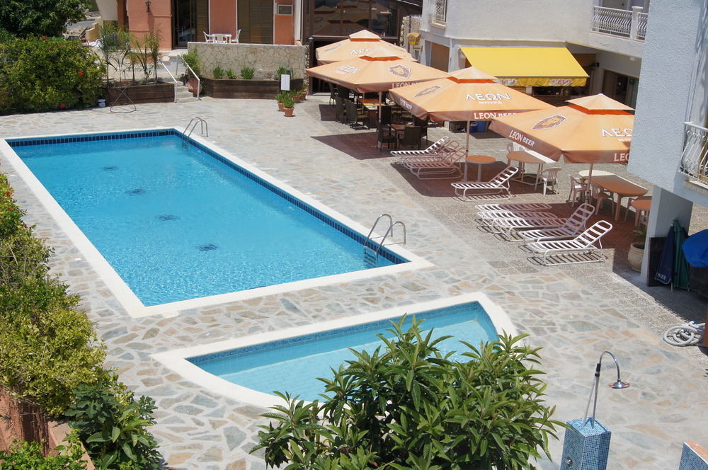 Antonis G. Hotel Apartments Oroklini Buitenkant foto